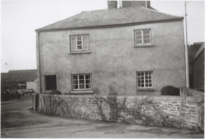 No 1 Pilton Street and No 8 Pilton Quay